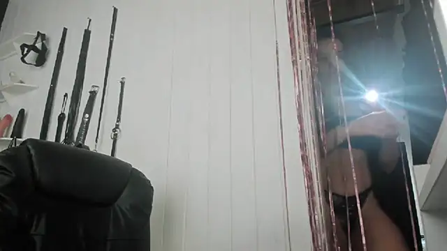 jessiburningheels online show from November 2025 10:26:01 AM