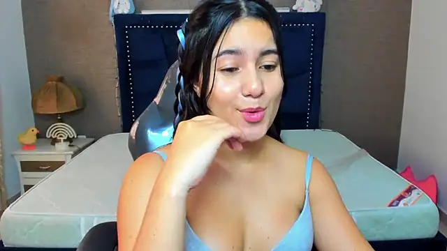 Snapshot of MaiteFlores chatting on May 2026 02:25:02 PM MaiteFlores online show from May 2026 02:25:02 PM