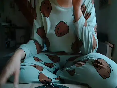 Snapshot of Lauzo21 chatting on September 2025 05:32:01 AM Lauzo21 online show from September 2025 05:32:01 AM