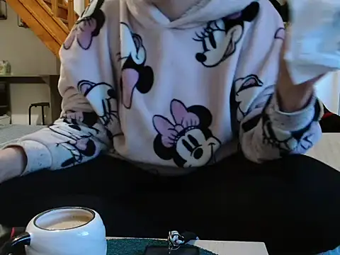 Snapshot of Lauzo21 chatting on October 2025 05:37:01 AM Lauzo21 online show from October 2025 05:37:01 AM