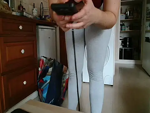 Snapshot of Lauzo21 chatting on October 2025 12:53:02 PM Lauzo21 online show from October 2025 12:53:02 PM