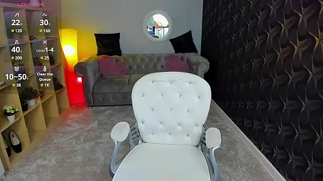 nicolee   19 online show from February 2025 05:39:02 PM