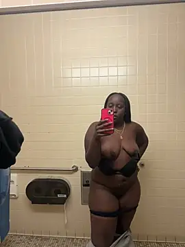 Snapshot of Insultedbalceni chatting on January 2025 08:54:01 PM Insultedbalceni online show from January 2025 08:54:01 PM