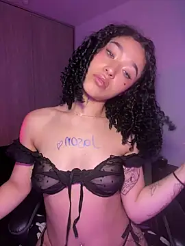 Crystal Dluna online show from November 2025 04:19:01 PM