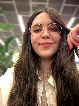 meow girl online show from September 2025 01:11:01 PM