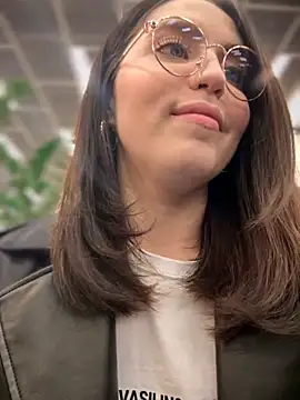 meow girl online show from October 2025 03:53:01 PM