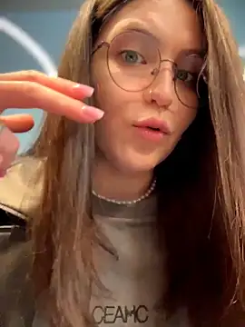 meow girl online show from February 2026 01:07:01 PM