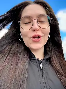 meow girl online show from April 2026 08:24:01 AM