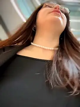 meow girl online show from May 2026 10:01:01 AM