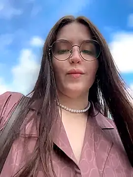 meow girl online show from June 2026 11:25:01 AM