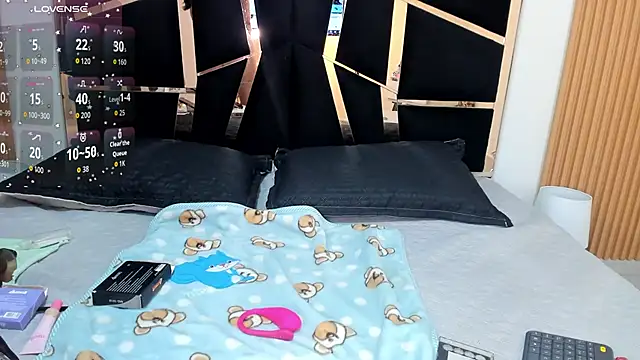 Snapshot of yahaira_ chatting on December 2025 03:43:01 PM yahaira online show from December 2025 03:43:01 PM