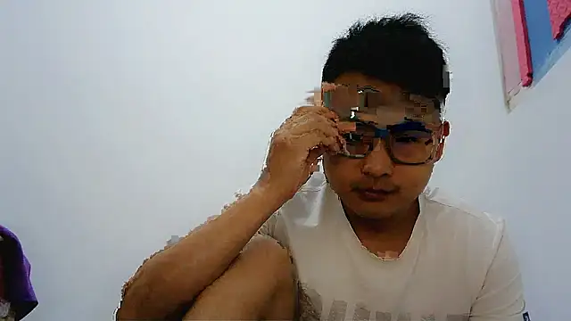 Snapshot of lixiaoshuai8 chatting on March 2025 03:37:02 PM lixiaoshuai8 online show from March 2025 03:37:02 PM