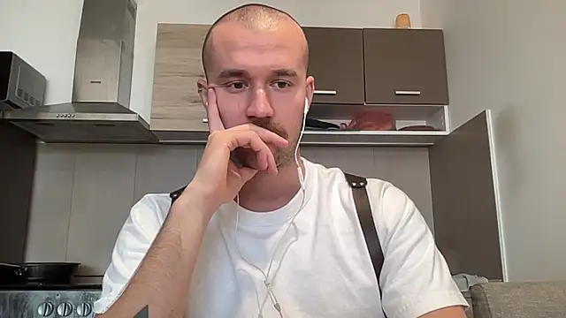 Snapshot of cute_mark chatting on December 2024 10:16:02 AM cute mark online show from December 2024 10:16:02 AM