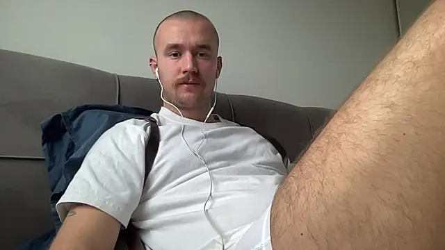 Snapshot of cute_mark chatting on December 2024 07:03:01 AM cute mark online show from December 2024 07:03:01 AM