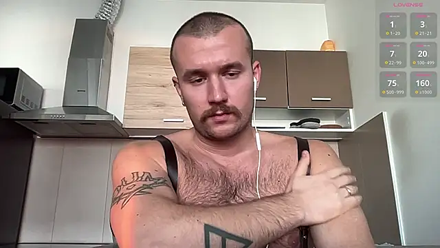 Snapshot of cute_mark chatting on December 2024 11:07:01 AM cute mark online show from December 2024 11:07:01 AM