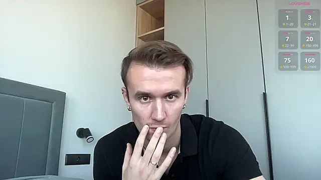 Snapshot of cute_mark chatting on October 2025 08:23:02 AM cute mark online show from October 2025 08:23:02 AM