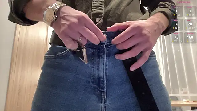 Snapshot of cute_mark chatting on October 2025 03:18:02 AM cute mark online show from October 2025 03:18:02 AM