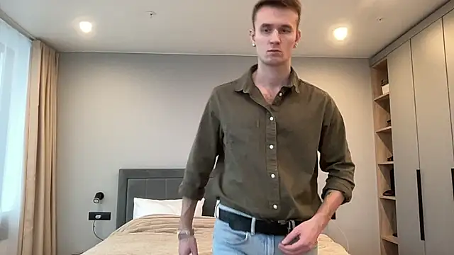 Snapshot of cute_mark chatting on November 2025 12:16:01 PM cute mark online show from November 2025 12:16:01 PM