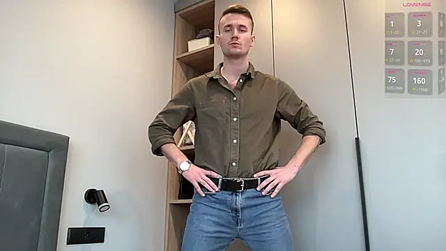 Snapshot of cute_mark chatting on November 2025 09:42:01 AM cute mark online show from November 2025 09:42:01 AM