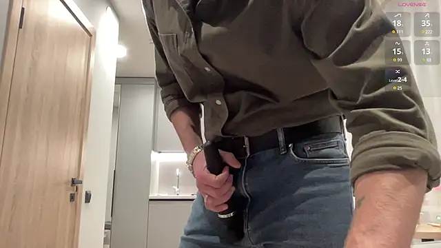 Snapshot of cute_mark chatting on November 2025 05:18:02 AM cute mark online show from November 2025 05:18:02 AM