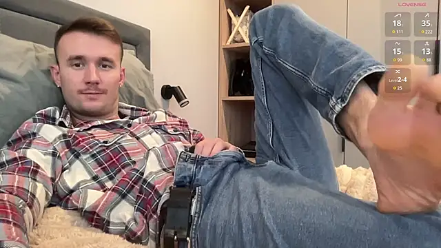 Snapshot of cute_mark chatting on November 2025 12:20:01 PM cute mark online show from November 2025 12:20:01 PM