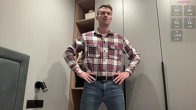 Snapshot of cute_mark chatting on December 2025 01:38:02 PM cute mark online show from December 2025 01:38:02 PM