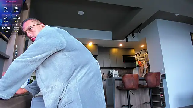 Snapshot of Maximo_Marcelo chatting on January 2026 12:10:01 PM Maximo Marcelo online show from January 2026 12:10:01 PM