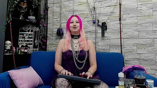 Snapshot of CruelMistress chatting on December 2024 11:53:02 PM CruelMistress online show from December 2024 11:53:02 PM
