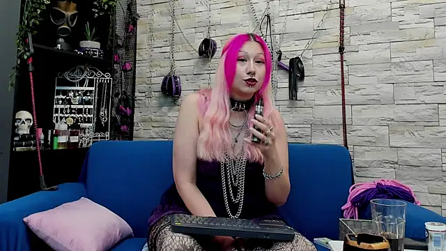 Snapshot of CruelMistress chatting on December 2024 02:57:02 AM CruelMistress online show from December 2024 02:57:02 AM