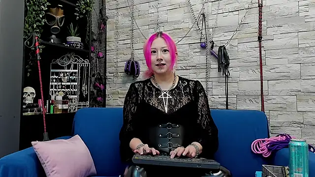 Snapshot of CruelMistress chatting on December 2024 03:25:02 AM CruelMistress online show from December 2024 03:25:02 AM
