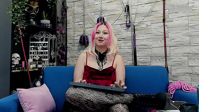 Snapshot of CruelMistress chatting on January 2025 12:43:02 AM CruelMistress online show from January 2025 12:43:02 AM