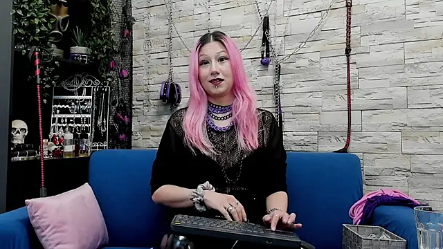 Snapshot of CruelMistress chatting on February 2025 03:23:02 AM CruelMistress online show from February 2025 03:23:02 AM
