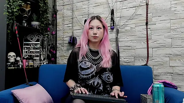 Snapshot of CruelMistress chatting on February 2025 11:25:02 PM CruelMistress online show from February 2025 11:25:02 PM