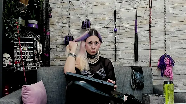 CruelMistress online show from December 2025 12:52:02 AM