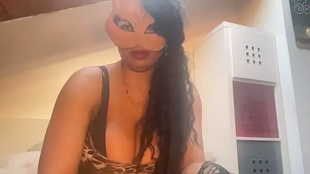 Snapshot of SCARLET-SANTANA chatting on February 2025 10:27:02 AM SCARLET-SANTANA online show from February 2025 10:27:02 AM