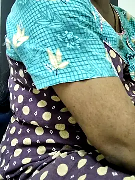 Snapshot of Tamilrojanew chatting on October 2025 05:43:02 PM Tamilrojanew online show from October 2025 05:43:02 PM