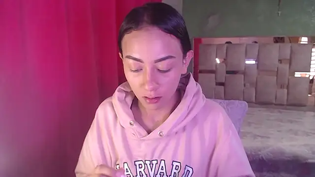 Snapshot of Little_aphrodite chatting on December 2025 09:43:02 PM Little aphrodite online show from December 2025 09:43:02 PM