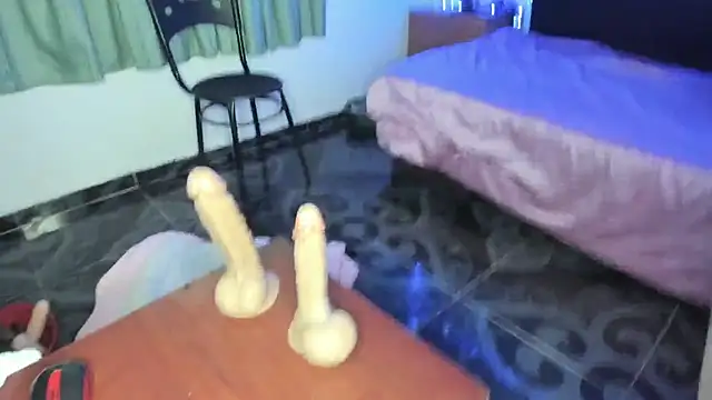 Snapshot of emily_sweet13 chatting on October 2025 01:18:01 PM emily sweet13 online show from October 2025 01:18:01 PM