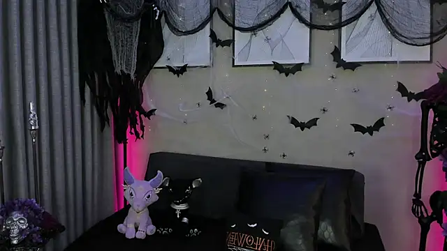 Morgan Hilll  online show from October 2025 11:51:02 AM