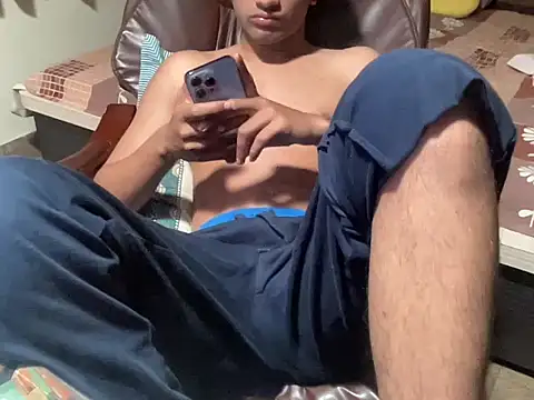 yourhero3466 online show from March 2026 08:45:02 PM