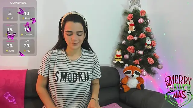 Snapshot of Chloesmithx_ chatting on December 2024 04:59:02 PM Chloesmithx online show from December 2024 04:59:02 PM