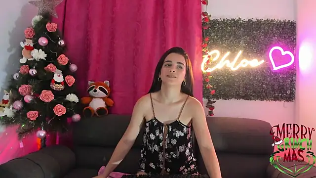 Snapshot of Chloesmithx_ chatting on December 2024 10:21:02 PM Chloesmithx online show from December 2024 10:21:02 PM