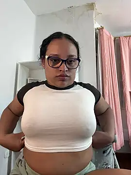 Snapshot of angela_angels_ chatting on December 2024 02:56:01 AM angela angels online show from December 2024 02:56:01 AM