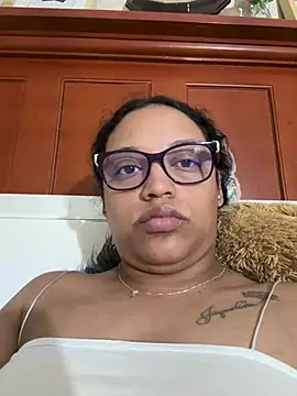 Snapshot of angela_angels_ chatting on December 2024 12:33:02 PM angela angels online show from December 2024 12:33:02 PM