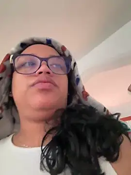 Snapshot of angela_angels_ chatting on December 2024 05:05:01 PM angela angels online show from December 2024 05:05:01 PM