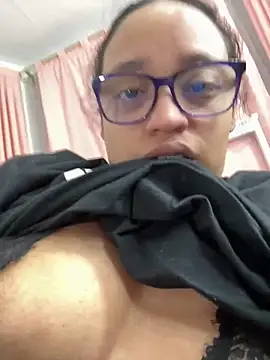 Snapshot of angela_angels_ chatting on December 2024 02:09:02 AM angela angels online show from December 2024 02:09:02 AM