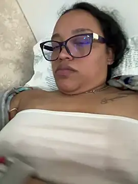 Snapshot of angela_angels_ chatting on December 2024 09:28:02 PM angela angels online show from December 2024 09:28:02 PM