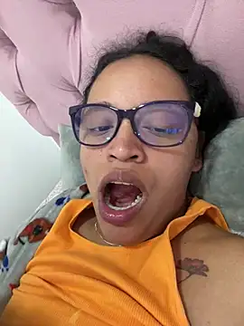 Snapshot of angela_angels_ chatting on January 2025 06:59:01 AM angela angels online show from January 2025 06:59:01 AM