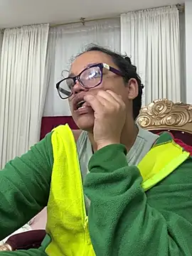 Snapshot of angela_angels_ chatting on January 2025 06:56:01 AM angela angels online show from January 2025 06:56:01 AM