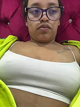 Snapshot of angela_angels_ chatting on January 2025 06:57:02 AM angela angels online show from January 2025 06:57:02 AM